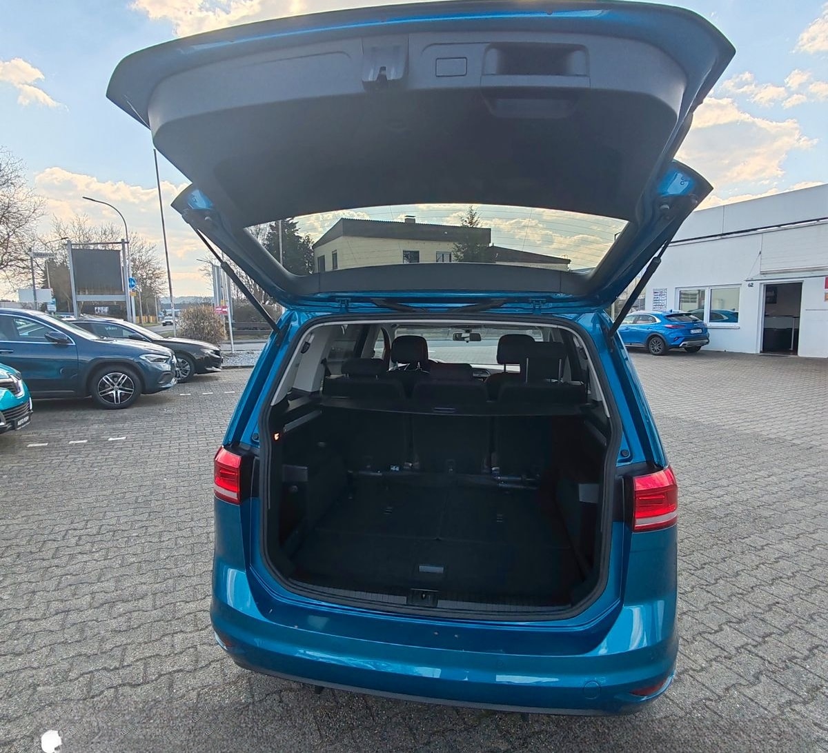 Volkswagen Touran Join 7 Sitze - NAVI- HU NEU foto 18