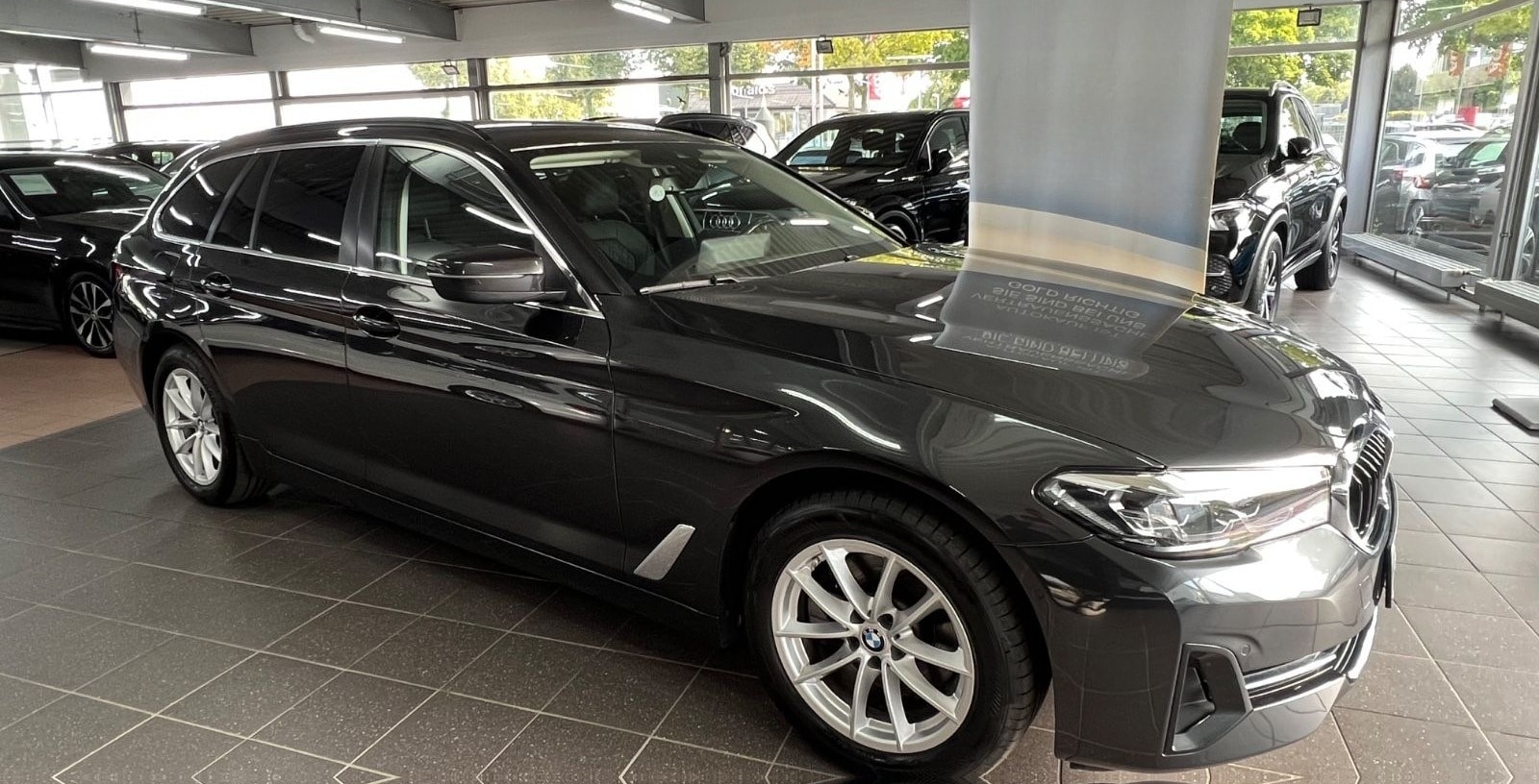 BMW 520d Touring AHK+Driving Assist+HiFi+Parkassist.