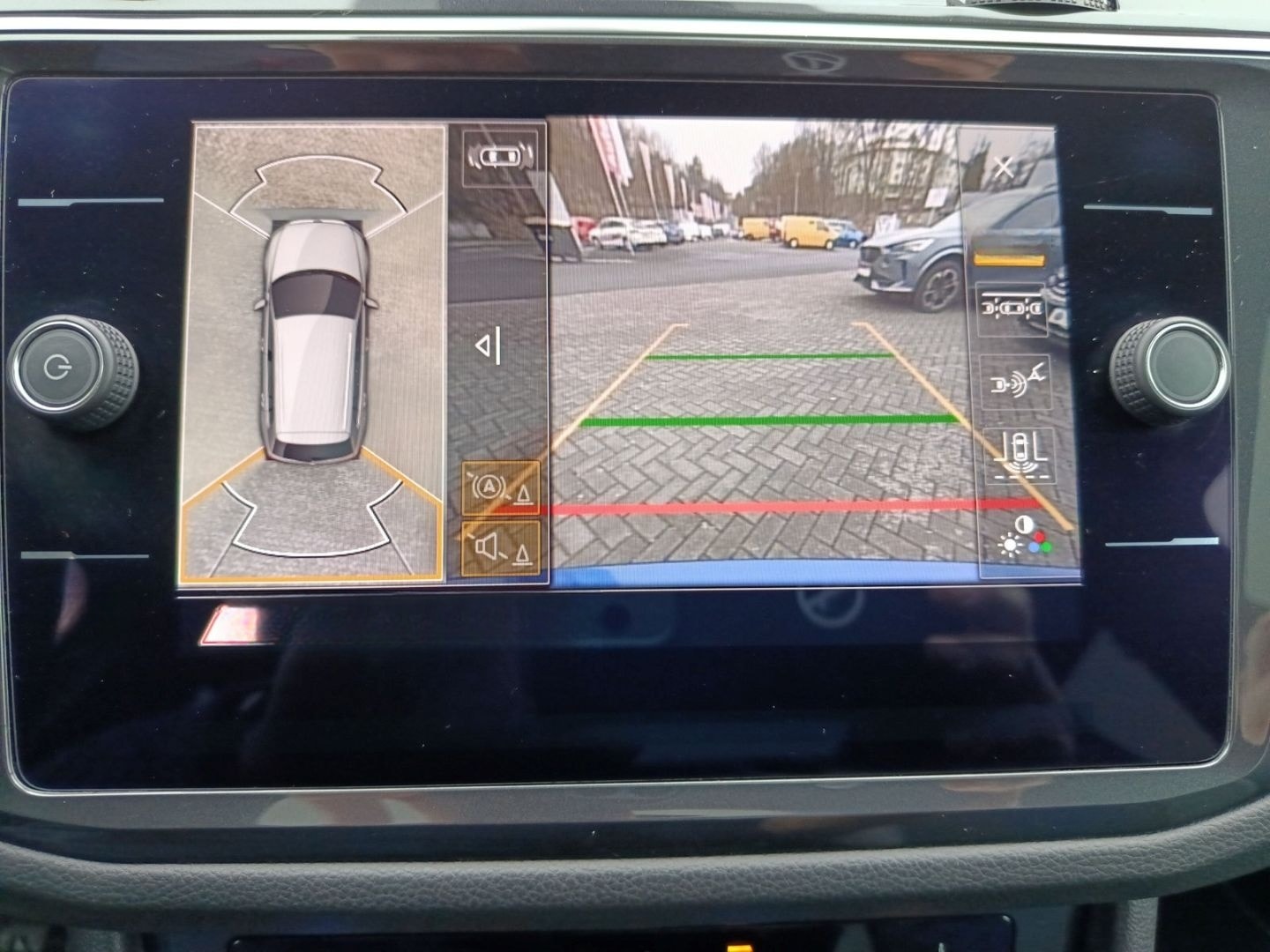 Volkswagen Tiguan R 2.0 TSI 4Motion+PDC+Sitzhzg+Ahk foto 12