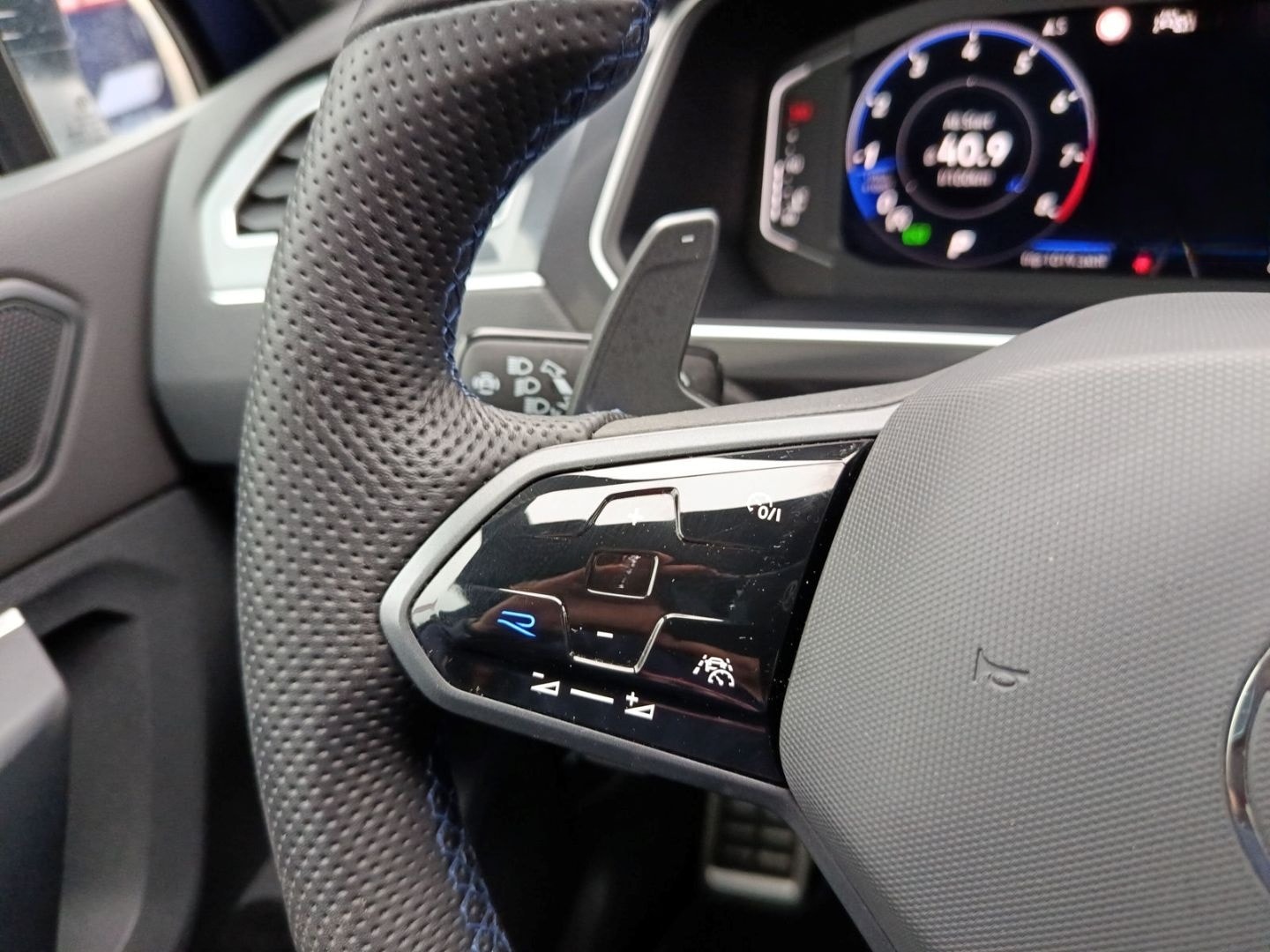 Volkswagen Tiguan R 2.0 TSI 4Motion+PDC+Sitzhzg+Ahk foto 14