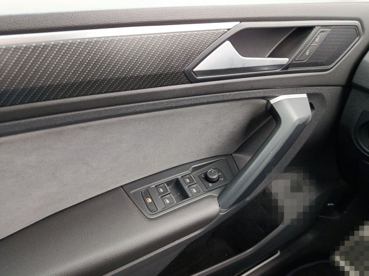 Volkswagen Tiguan R 2.0 TSI 4Motion+PDC+Sitzhzg+Ahk foto 17