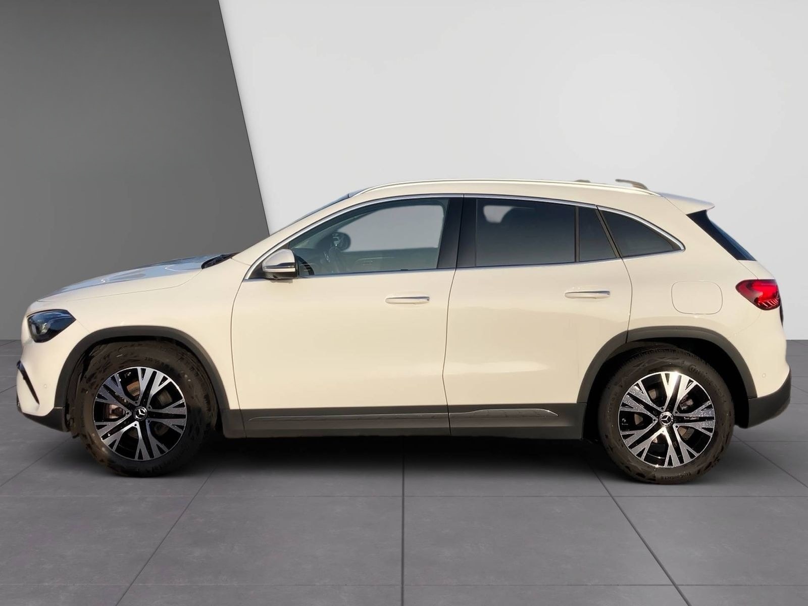 Mercedes-Benz GLA 200 Progressive AdvPlus+360+M-BEAM+Distr+Key foto 5