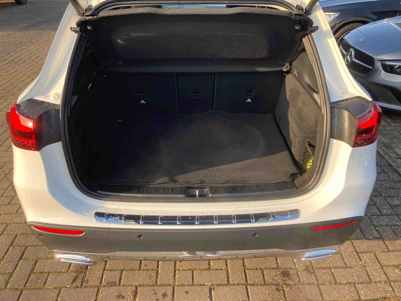 Mercedes-Benz GLA 200 Progressive AdvPlus+360+M-BEAM+Distr+Key foto 8