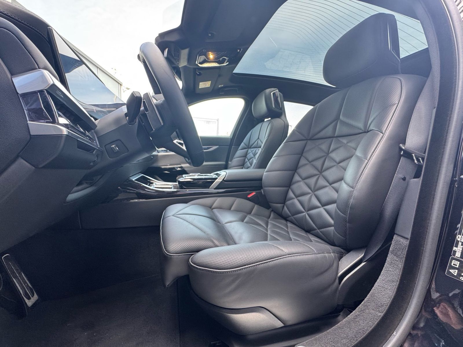 BMW 740d xDrive M Sport PanoSky StHzg Autobahnas 21z foto 5