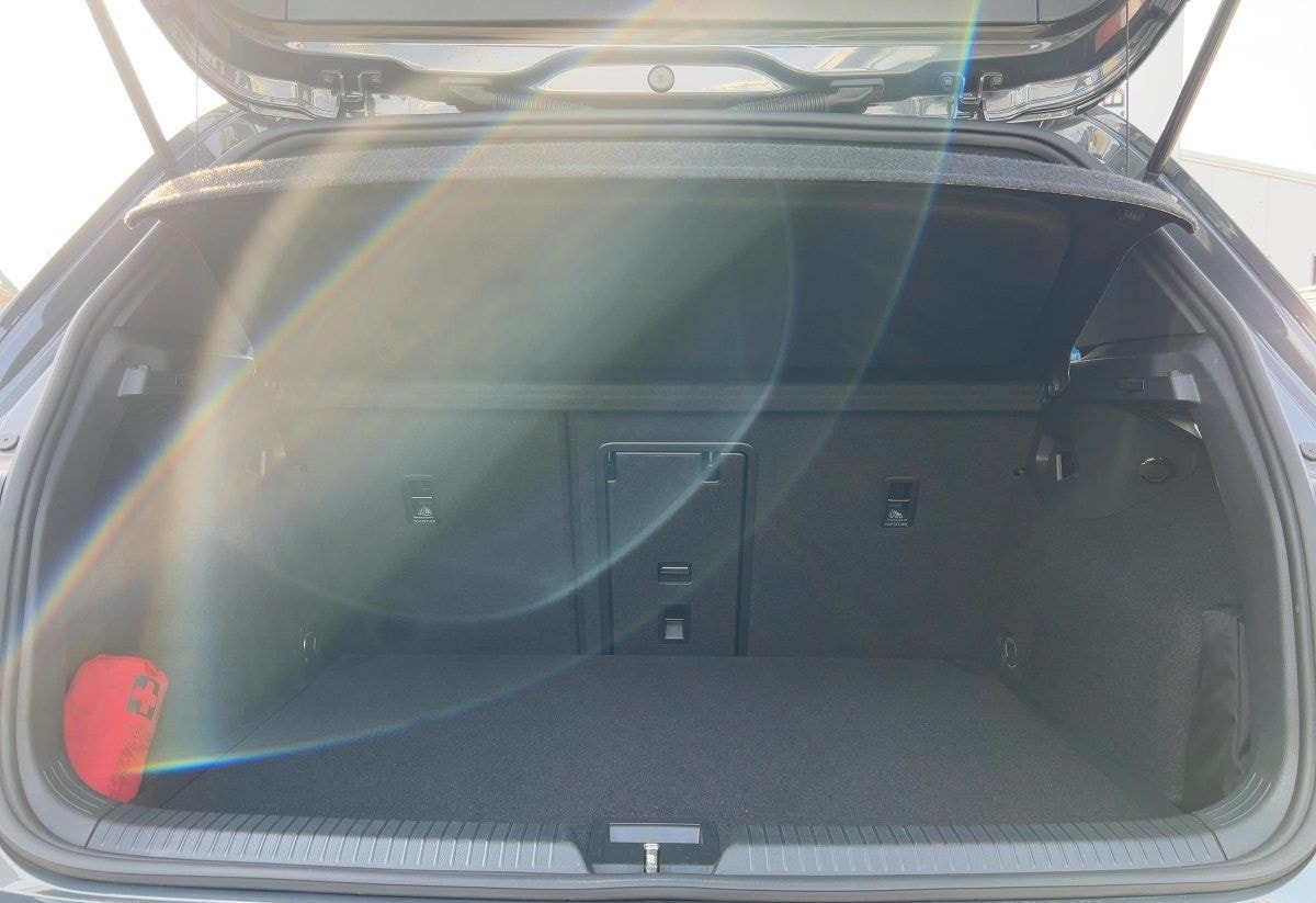 Volkswagen Golf VIII R-Line 1.5 TSI ACC+LED+NAVI+APP+RFK+SH foto 7