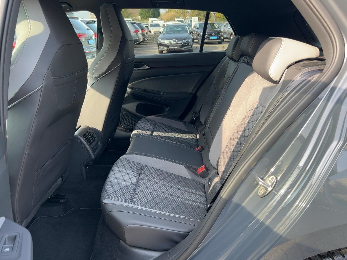 Volkswagen Golf VIII R-Line 1.5 TSI ACC+LED+NAVI+APP+RFK+SH foto 9