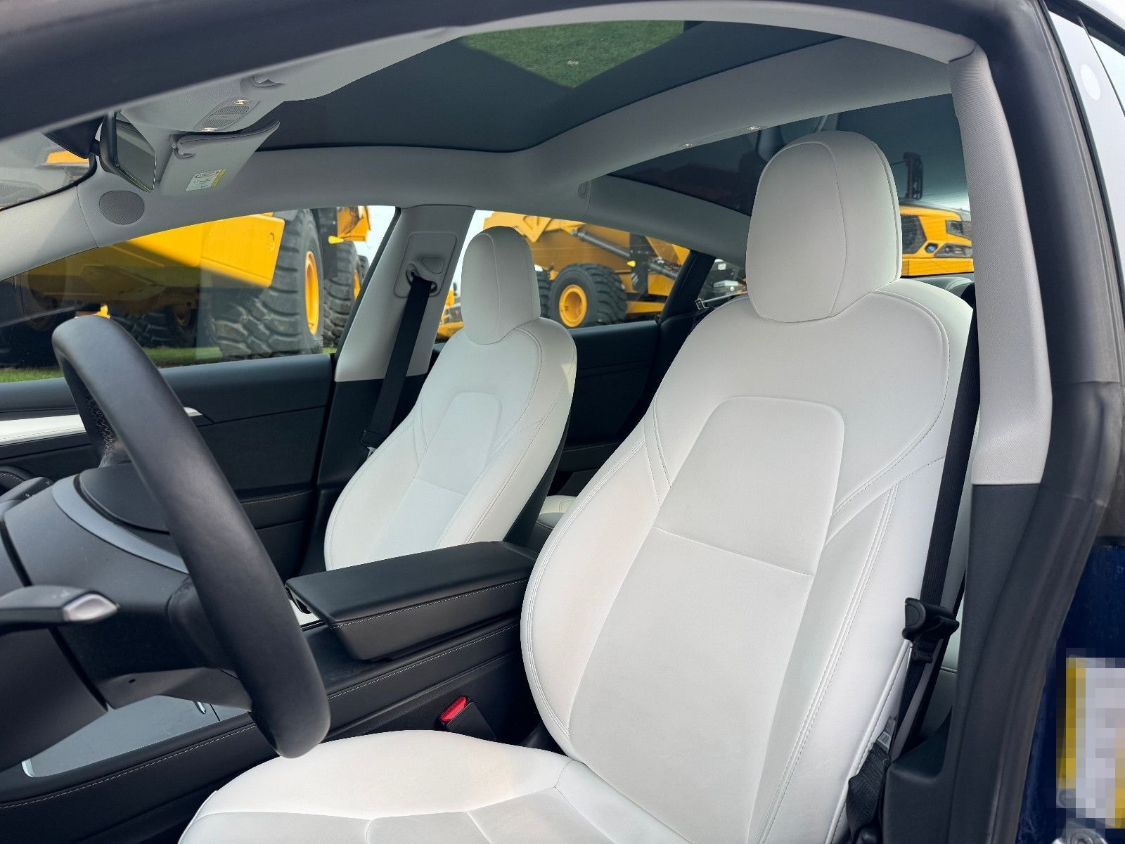 Tesla Model 3 Standard / 1. HD / 8-Fach / Weißes Leder foto 12