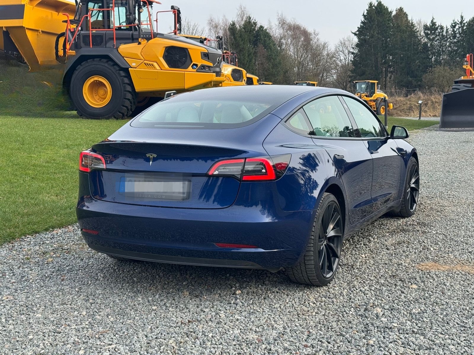 Tesla Model 3 Standard / 1. HD / 8-Fach / Weißes Leder foto 4
