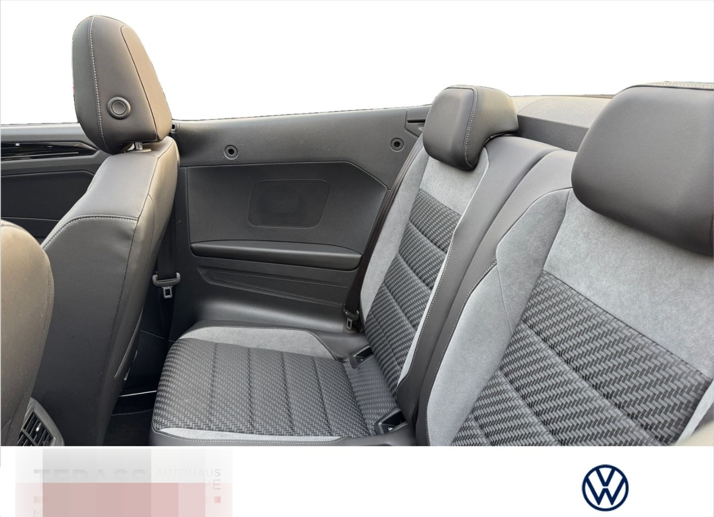 Volkswagen T-Roc Cabriolet 1.5 TSI DSG R-Line NAVI AHK TRAV foto 8