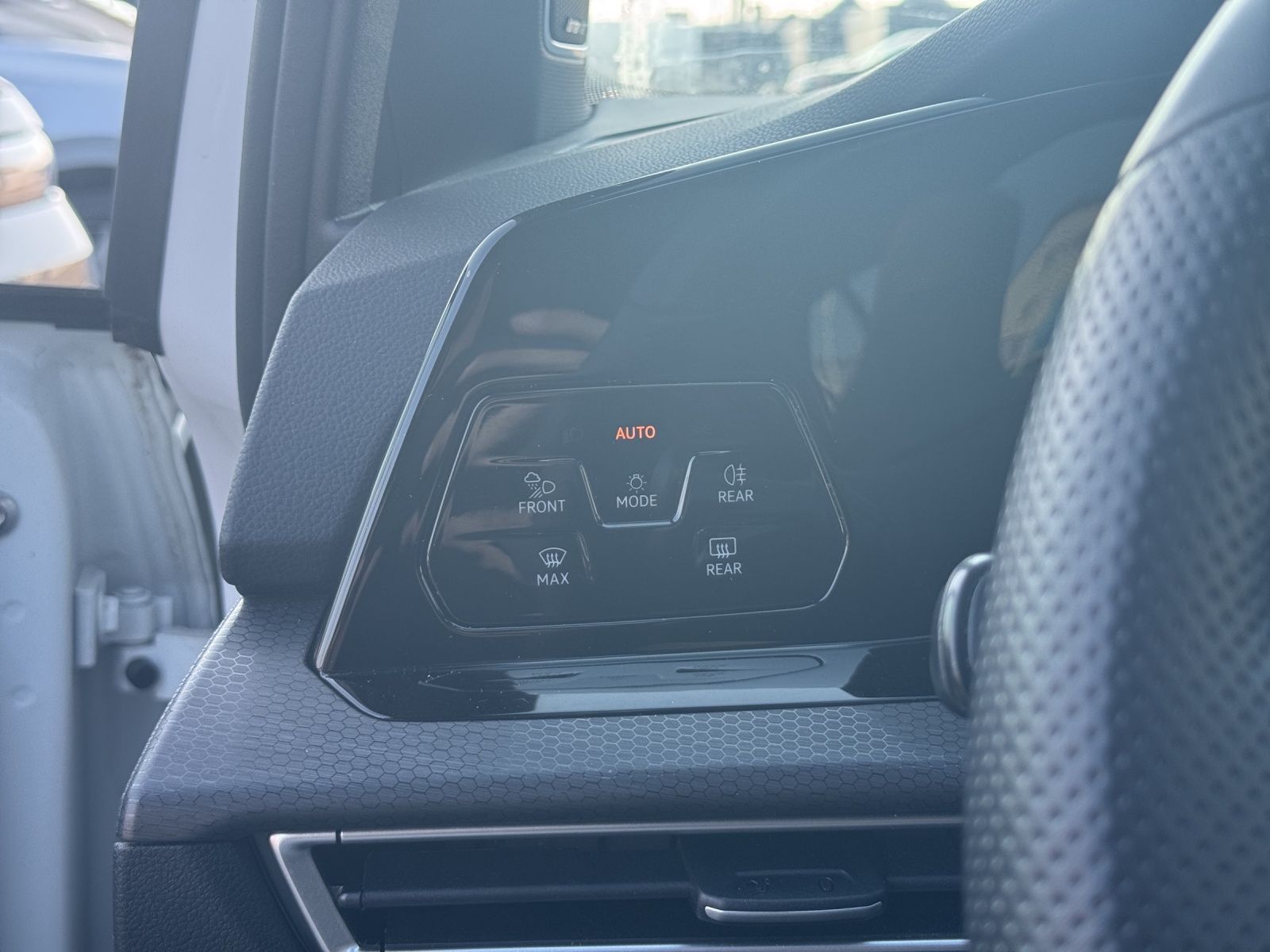 Volkswagen Golf VIII GTI CLUBSPORT 2.0 TSI DSG LED PLUS PAN foto 17