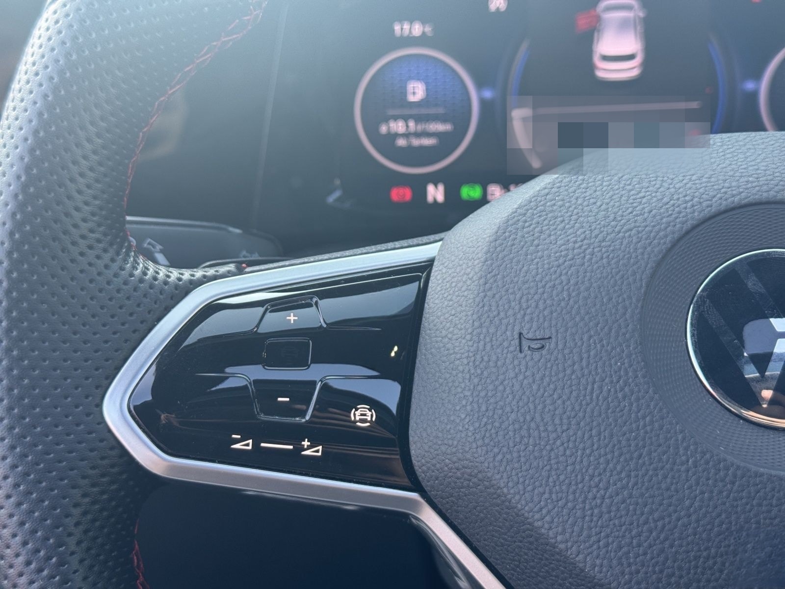 Volkswagen Golf VIII GTI CLUBSPORT 2.0 TSI DSG LED PLUS PAN foto 18