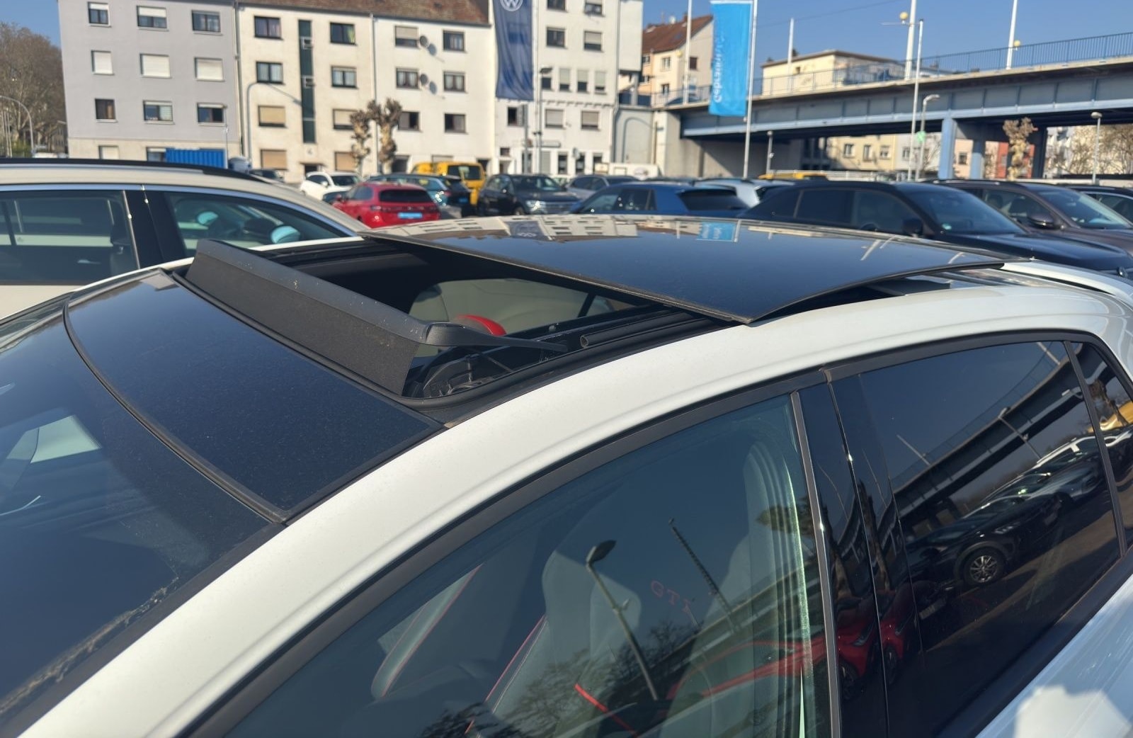 Volkswagen Golf VIII GTI CLUBSPORT 2.0 TSI DSG LED PLUS PAN foto 24