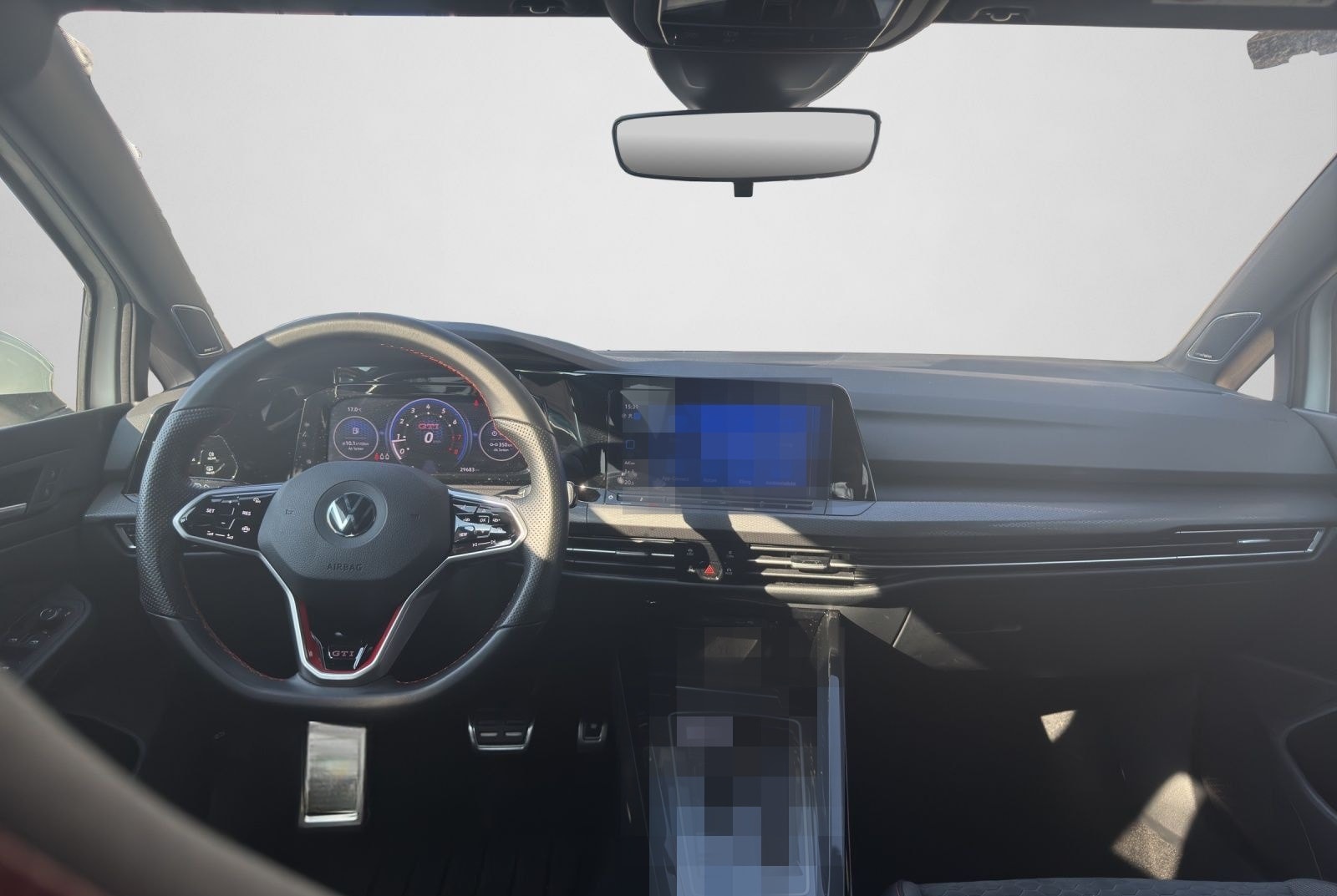 Volkswagen Golf VIII GTI CLUBSPORT 2.0 TSI DSG LED PLUS PAN foto 4