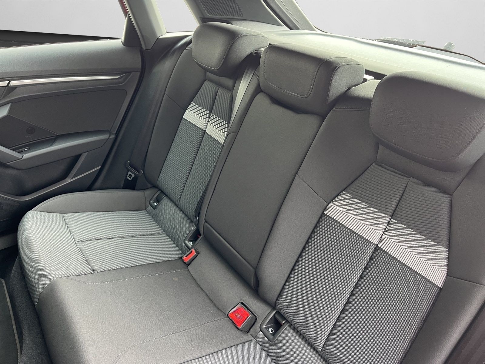 Audi A3 Sportback 35 TFSI basis Navi, B&O, LED, Pano, foto 11