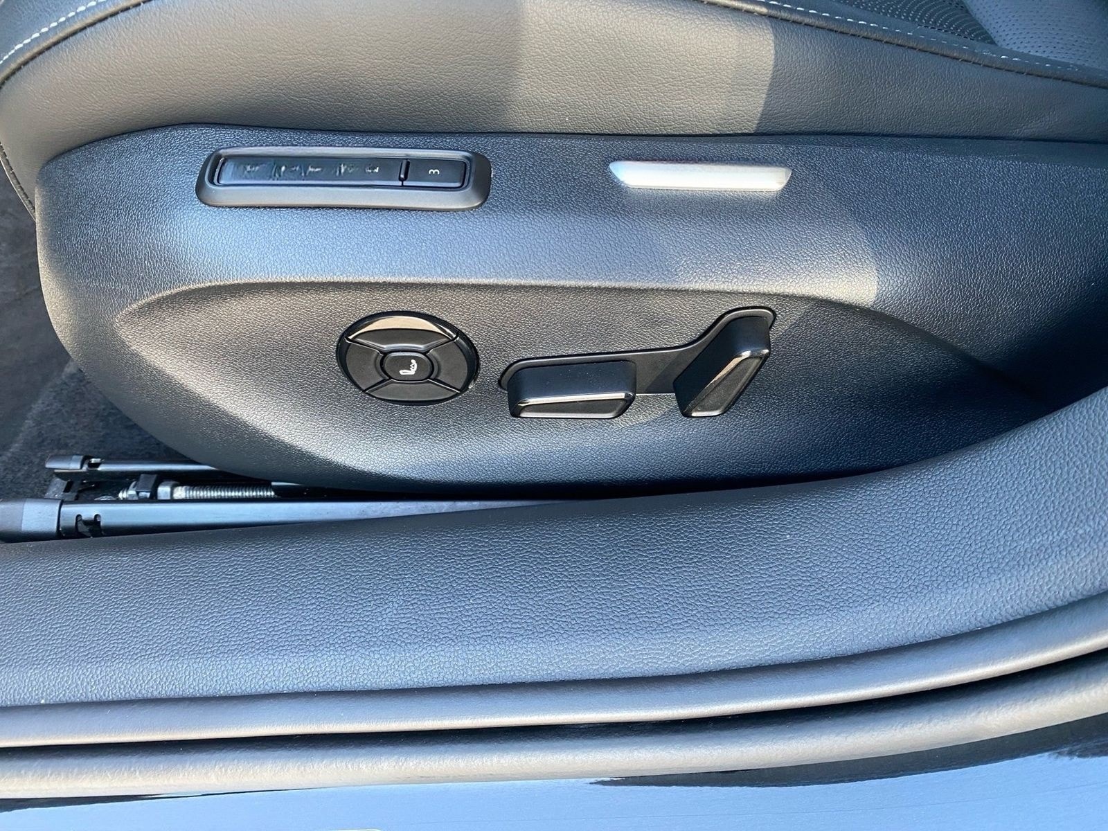 Volkswagen Passat Variant 2.0 TDI Elegance DSG Matrix Navi foto 20