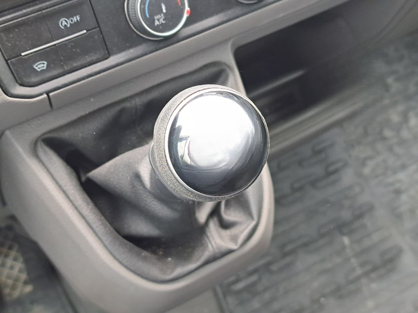 Volkswagen Crafter  L3H2 Trendline, 7 Sitzer foto 12