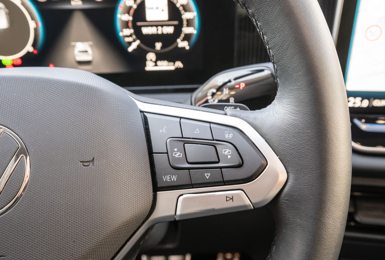 Volkswagen Tiguan Goal 2,0 TDI DSG AHK Navi 360° SHZ LED foto 17