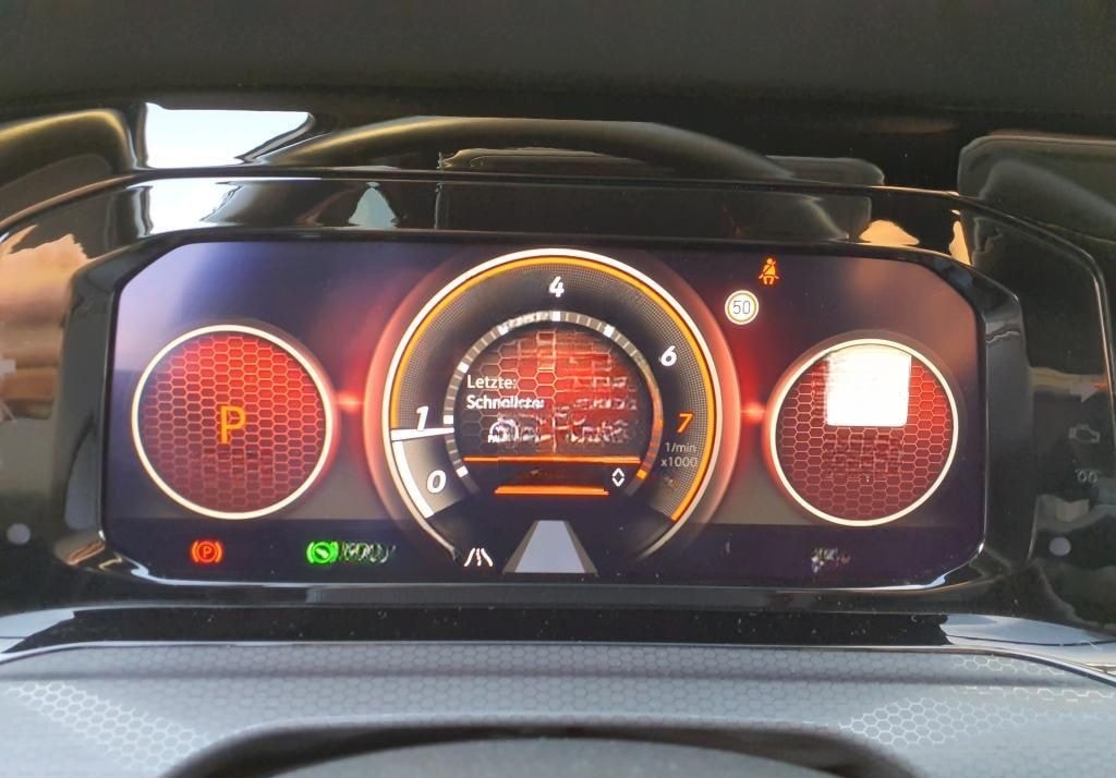 Volkswagen Golf VIII 2,0 TSI GTI Clubsport DSG NAVI/LED/Sit foto 6