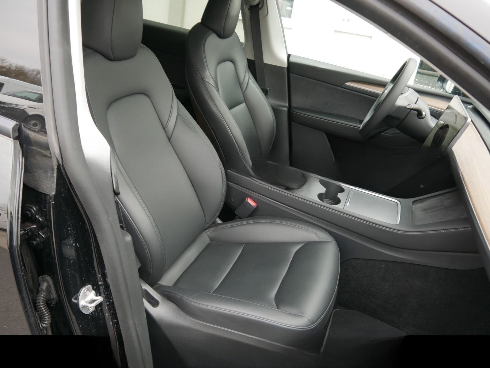 Tesla Model Y Long Range Dual AWD AHK foto 15