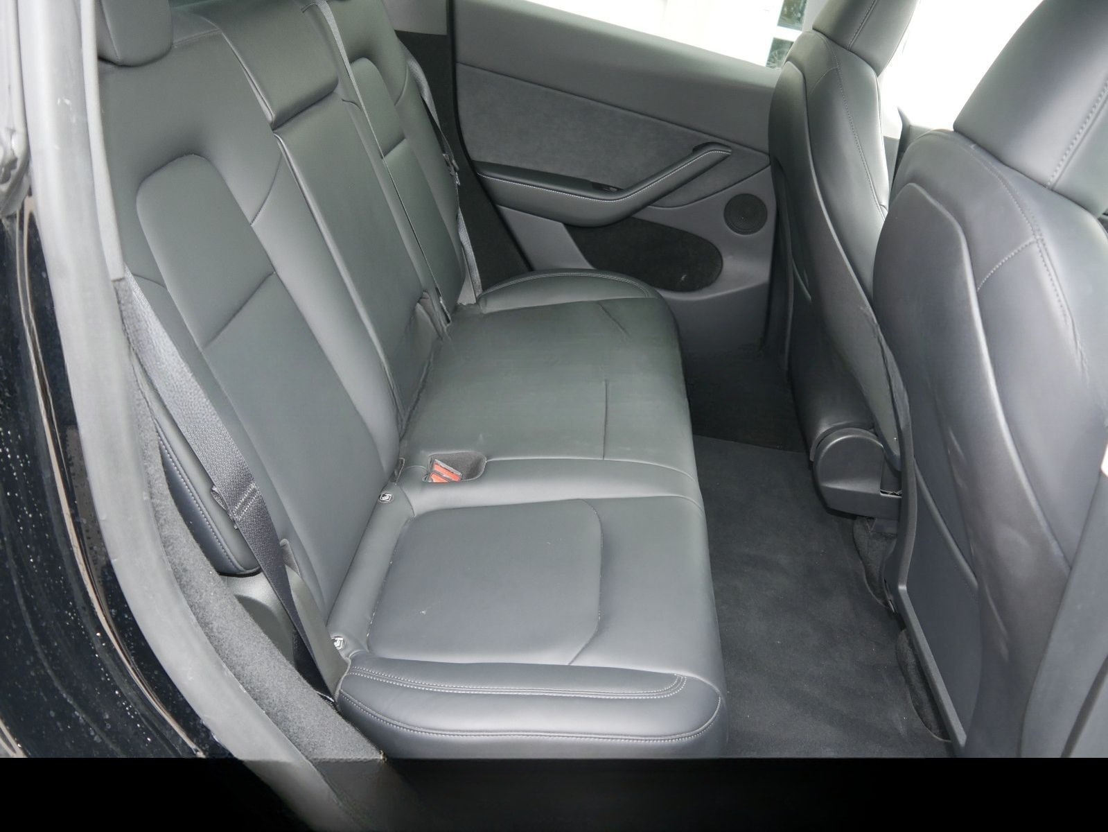 Tesla Model Y Long Range Dual AWD AHK foto 19