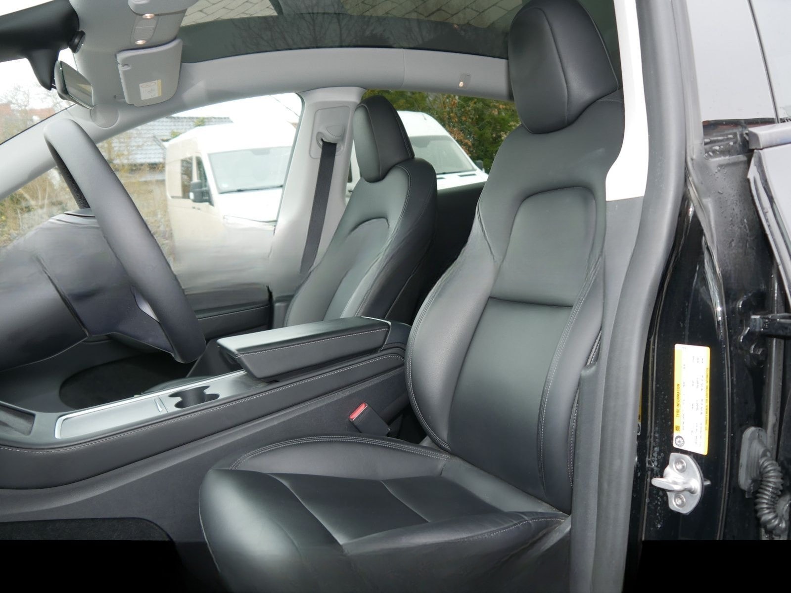 Tesla Model Y Long Range Dual AWD AHK foto 10