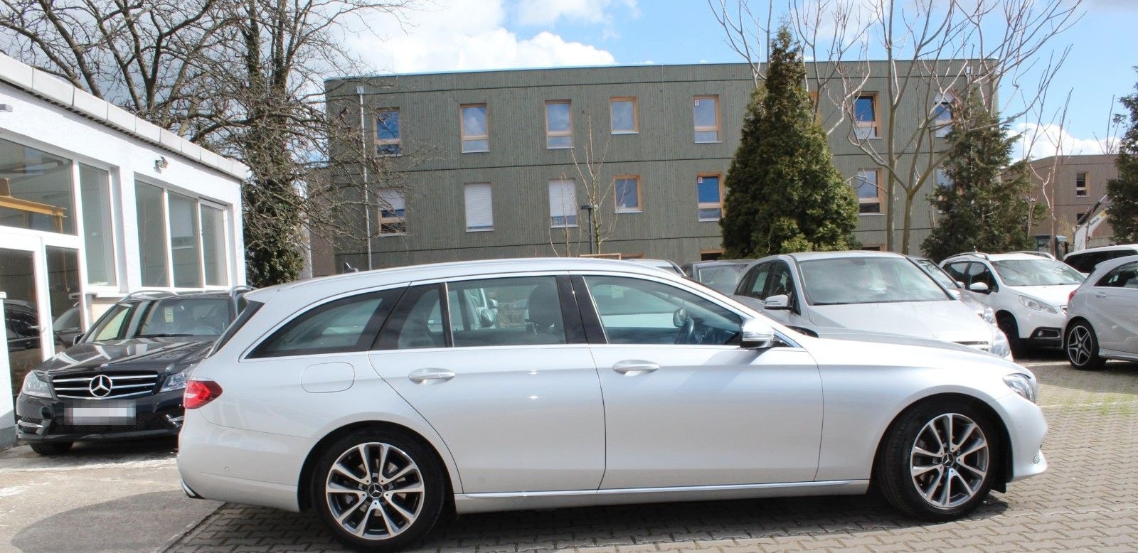 Mercedes-Benz E 220d T Avantg*LED*NAVI*LEDER*TOTW*SPUR foto 5