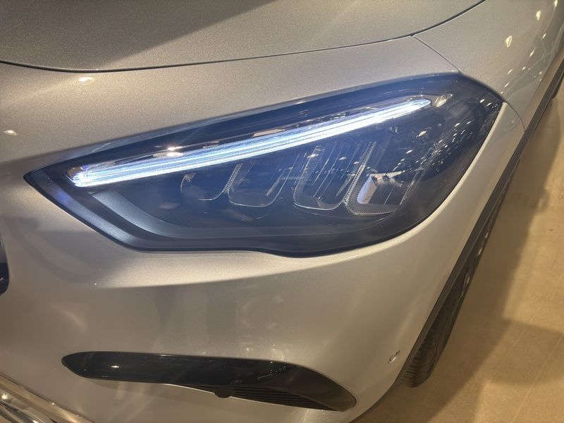 Mercedes-Benz GLA 200 d PROGRESSIVE AHK SHZ KLIMA MBUX NAVI foto 11