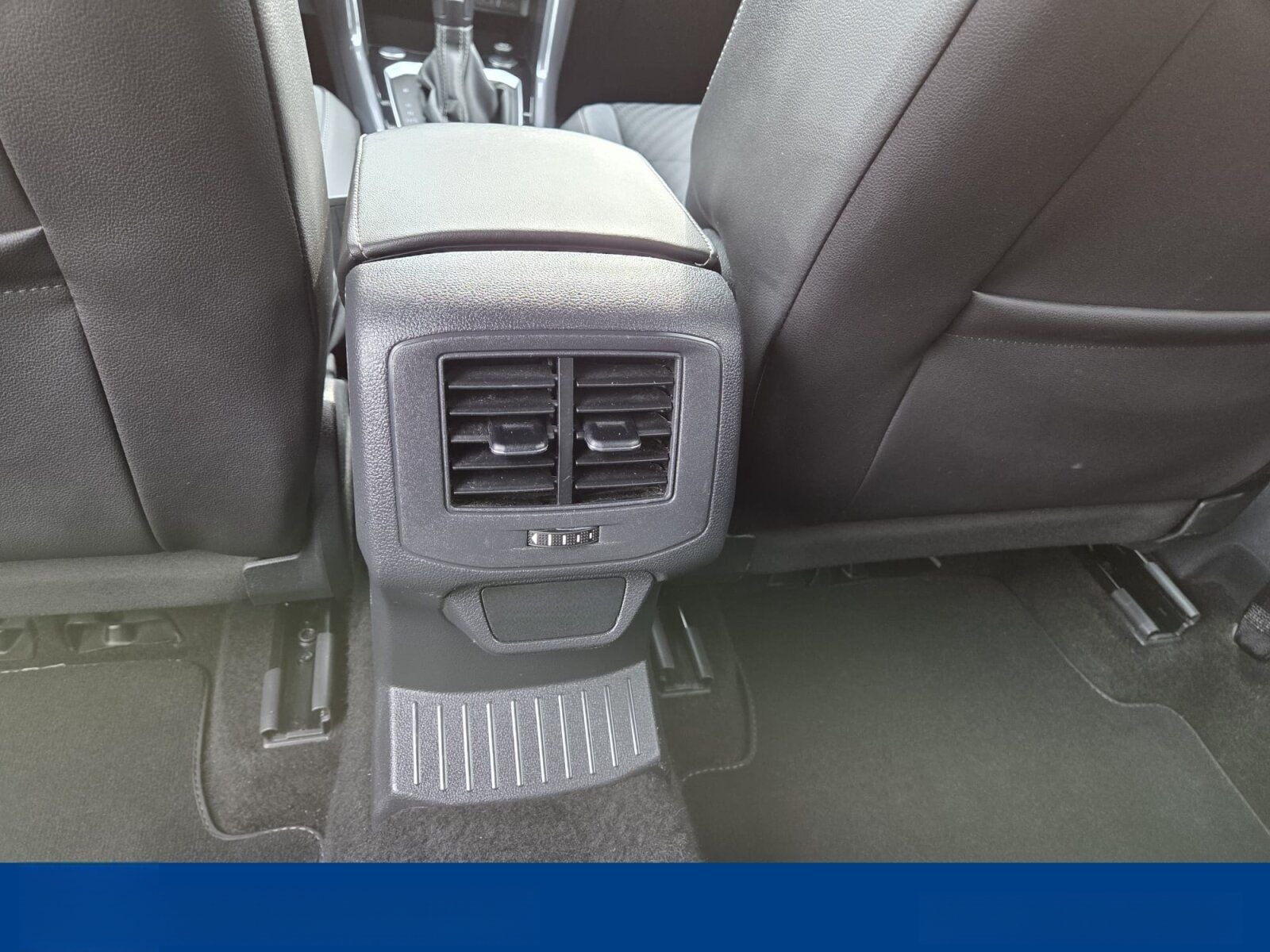 Volkswagen T-Roc 1.5 TSI R-LINE DSG Sport AHK+NAVI*SITZHZG foto 25