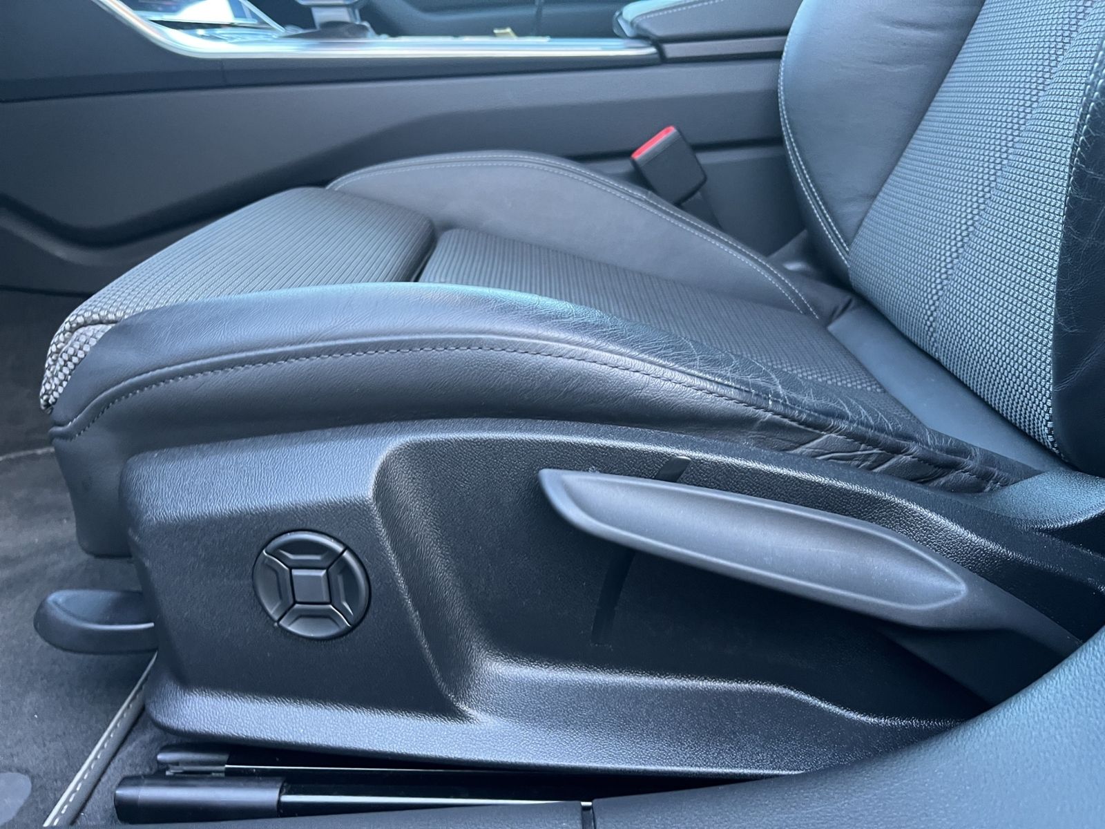 Audi A6 Avant 2.0 TFSI eQUATTRO+AHK+OPTIKPAKET+B&O foto 25