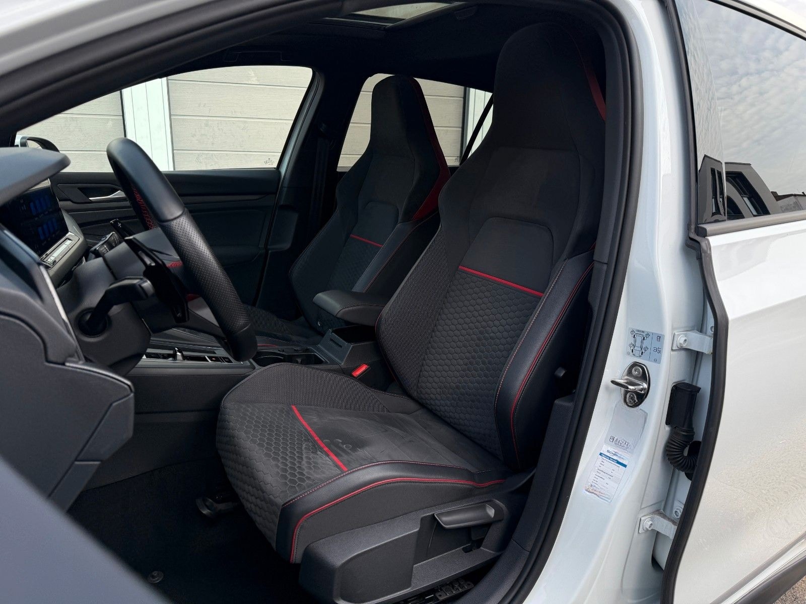 Volkswagen Golf 8 GTI Clubsport Pano HUD H&K DCC Voll foto 20