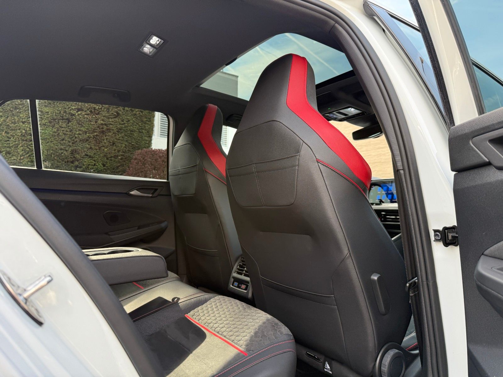 Volkswagen Golf 8 GTI Clubsport Pano HUD H&K DCC Voll foto 25