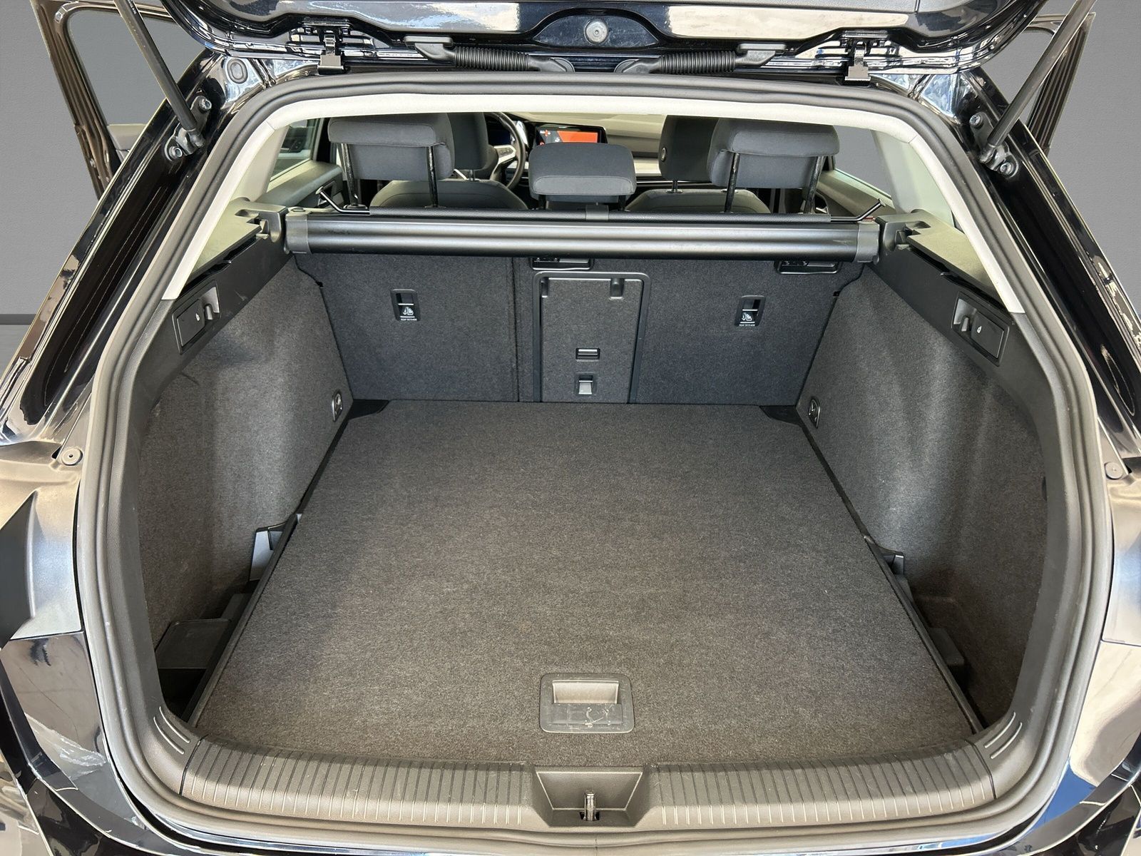 Volkswagen Golf VIII Variant 2.0 TDI Life LED+APP CON.+ACC foto 9