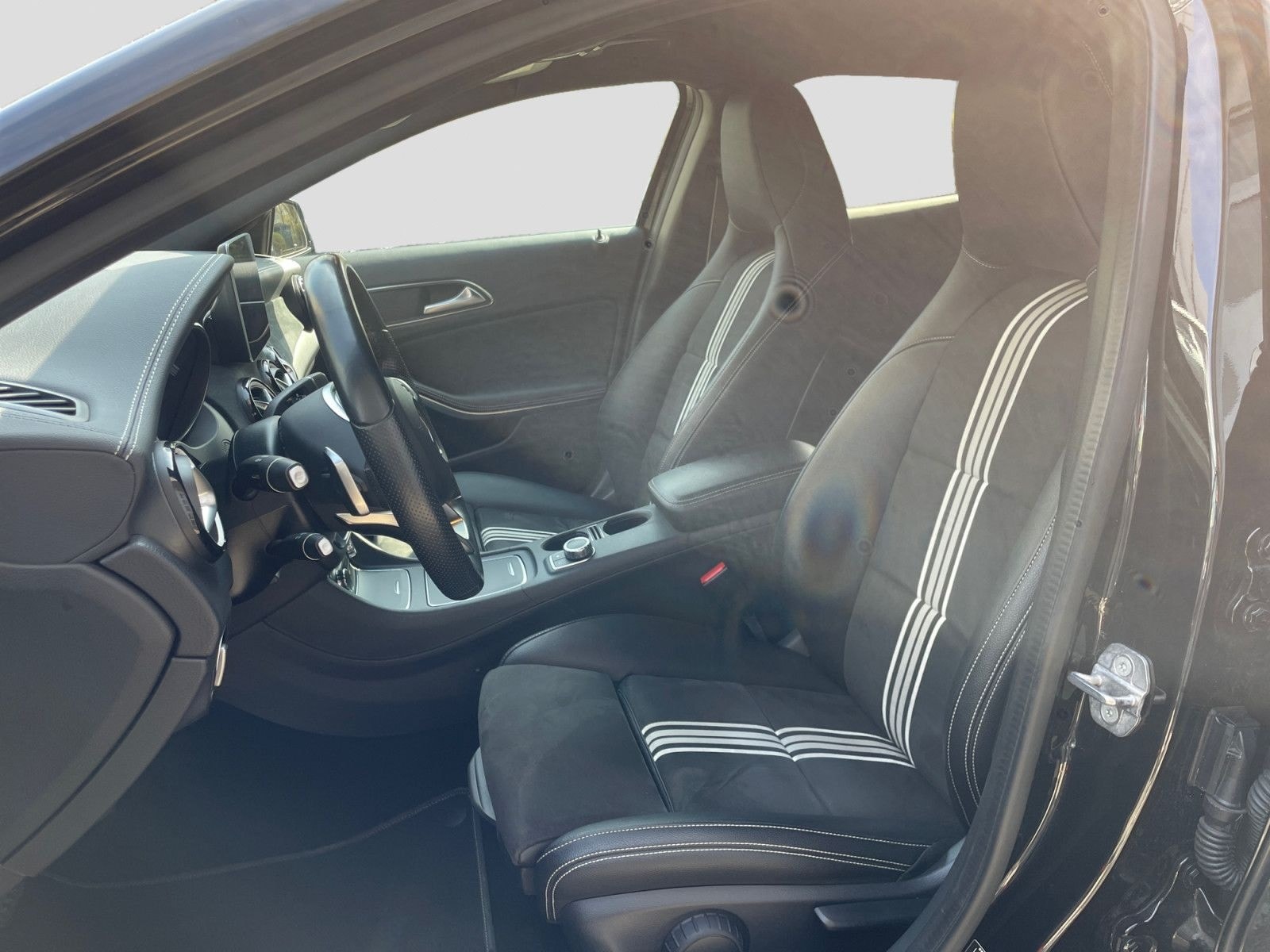 Mercedes-Benz GLA 250 4Matic Automatik (DCT) AMG-Line 360° LED foto 10