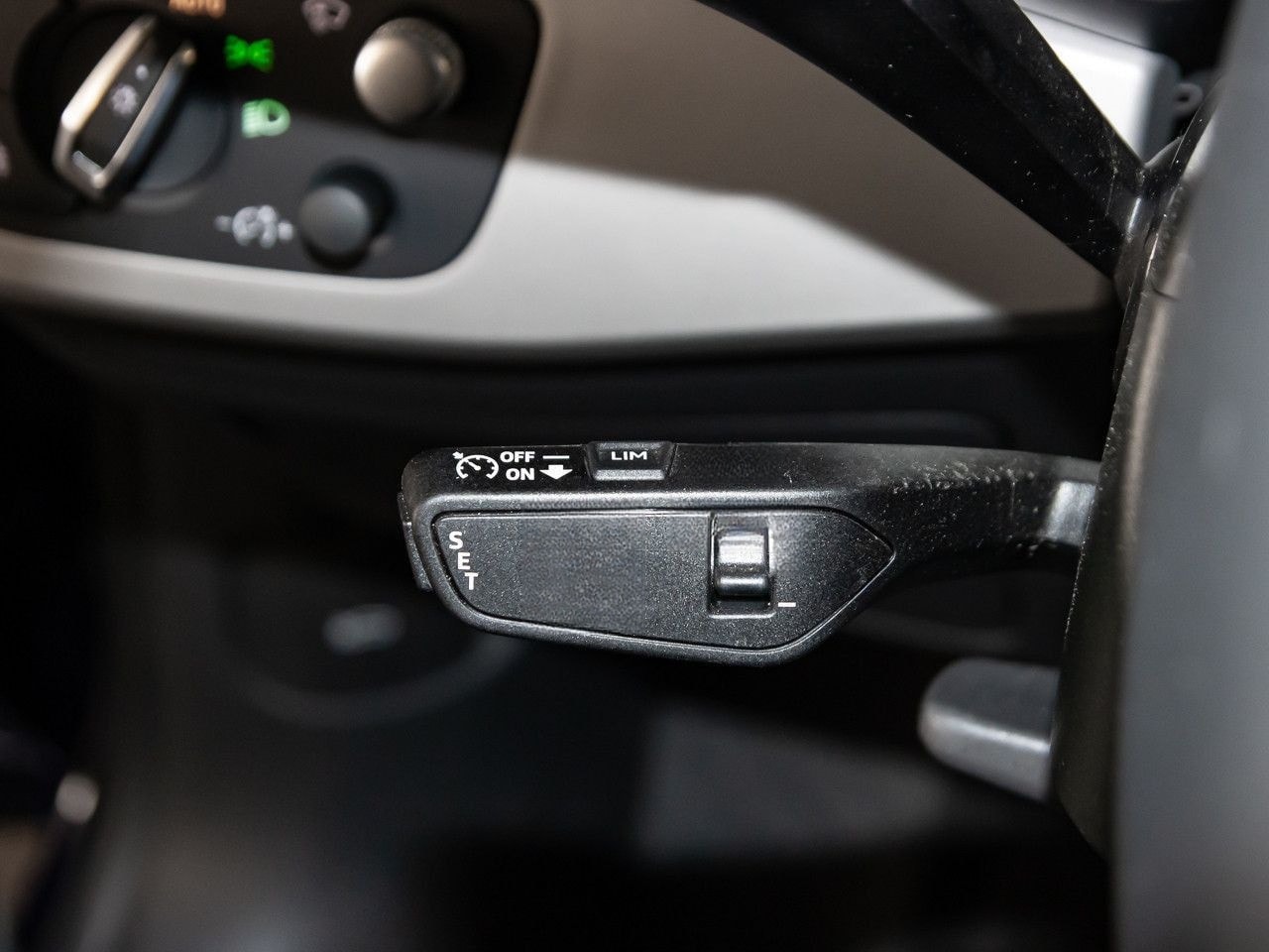 Audi A4 Avant advanced 40 TFSI Matrix LED AHK Head Up foto 25