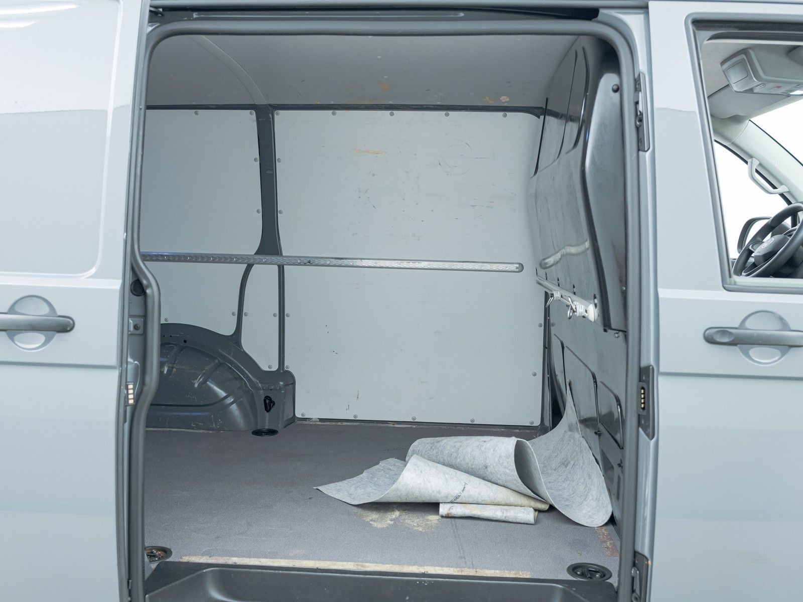 Volkswagen T6.1 Transporter Kasten TDI L1H1**KLIMA*AHK*SHZ* foto 18