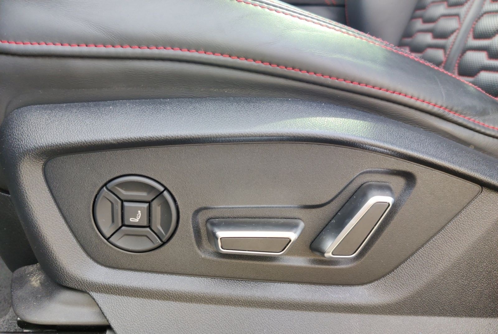 Audi RSQ8 4.0 TFSI q. Tiptr., Akrapovic, Dynamik Plus foto 21