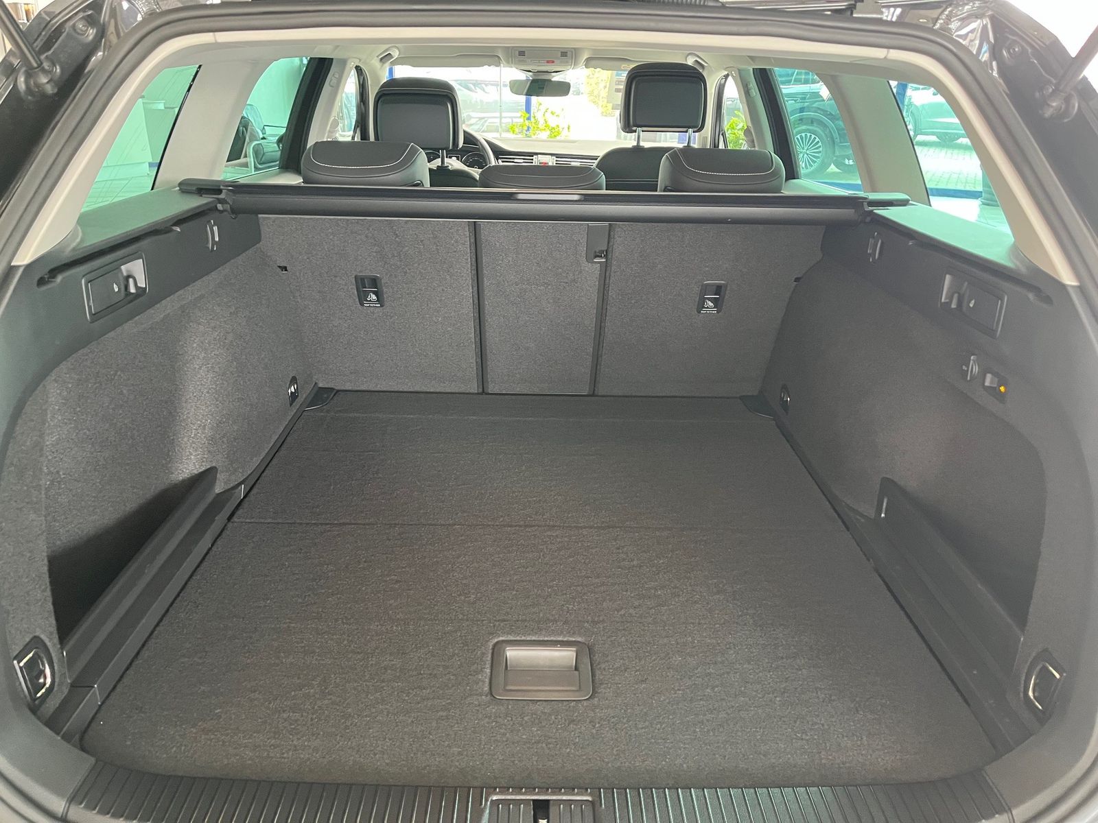 Volkswagen Passat Variant 1.5 TSI-DSG ELEGANCE,LED,ACC,AHK foto 25