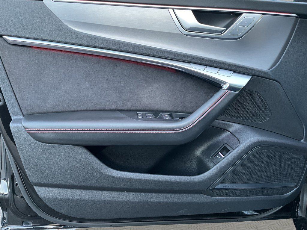 Audi RS 6 Avant 4.0 TFSI quattro Tiptronic B&O AHK foto 10