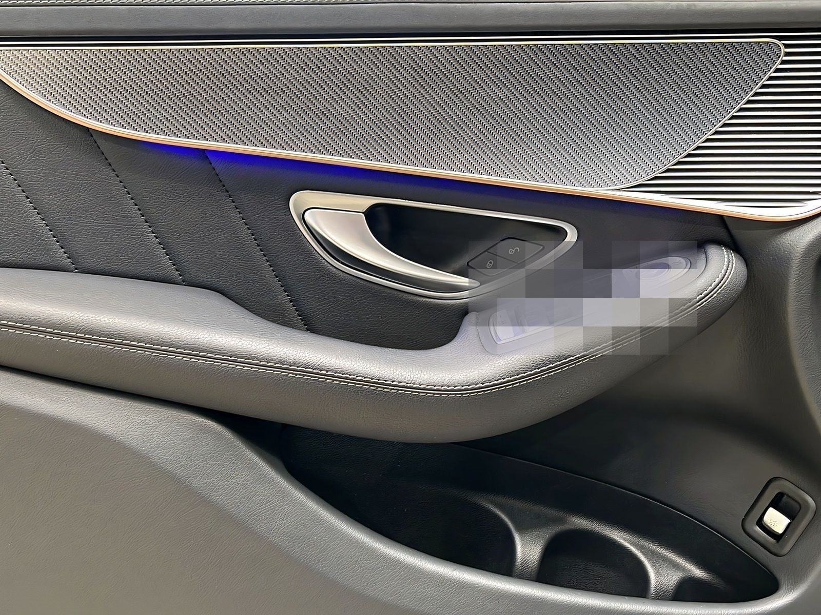 Mercedes-Benz EQC 400 4MATIC AMG+MULTIBEAM+Kamera+Ambiente+DAB foto 13