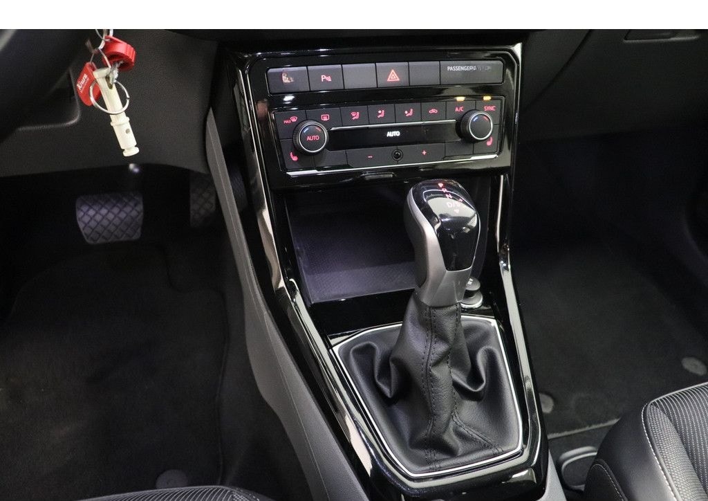 Volkswagen T-Cross 1.0 TSI Style DSG NAVI LED AHK foto 9