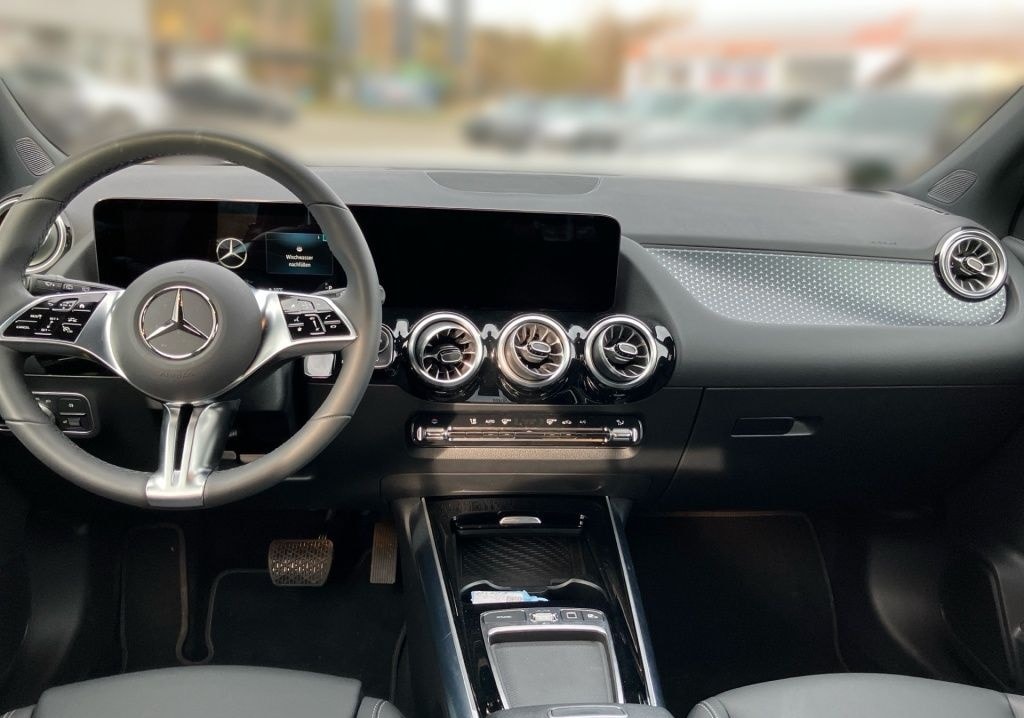 Mercedes-Benz GLA 180 Progressive Line+Night+AHK+DISTR+KEYLESS foto 8