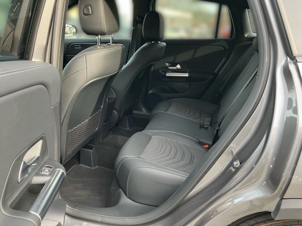 Mercedes-Benz GLA 180 Progressive Line+Night+AHK+DISTR+KEYLESS foto 9