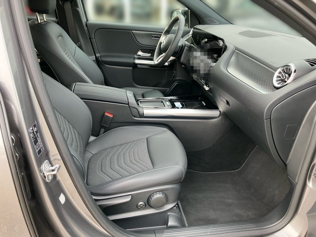 Mercedes-Benz GLA 180 Progressive Line+Night+AHK+DISTR+KEYLESS foto 10