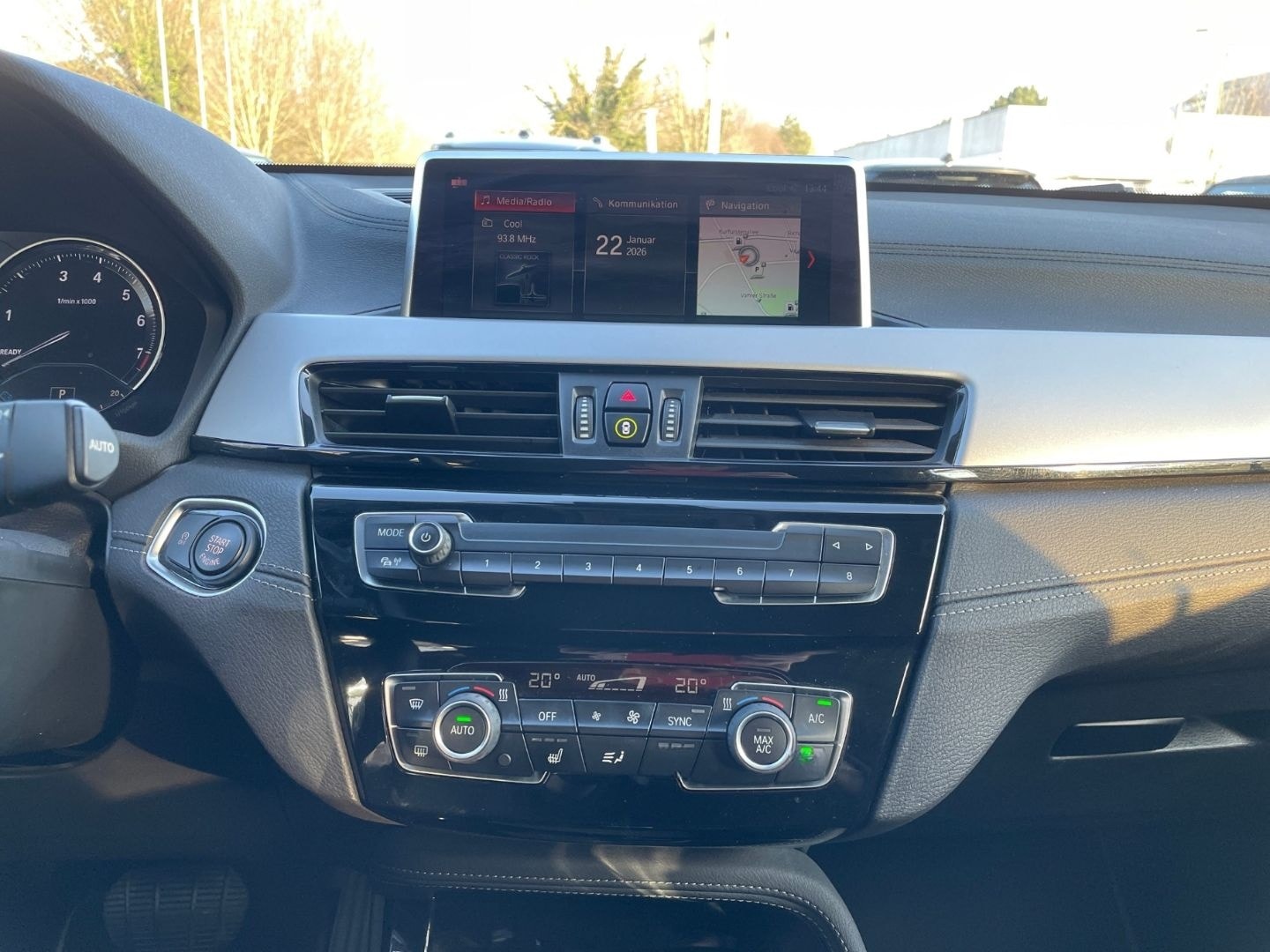 BMW X2 sDrive20i Advantage LED Navi Sitzhzg. PDC foto 10