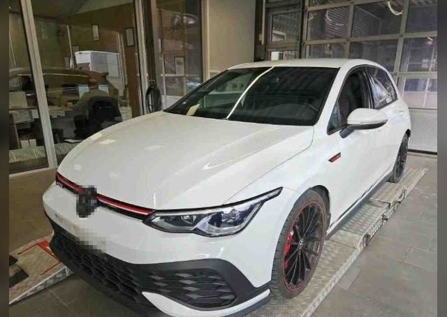 Volkswagen Golf VIII GTI Clubsport AKRAPOVIC Navi Perf. Pak foto 2