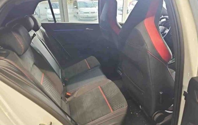 Volkswagen Golf VIII GTI Clubsport AKRAPOVIC Navi Perf. Pak foto 6