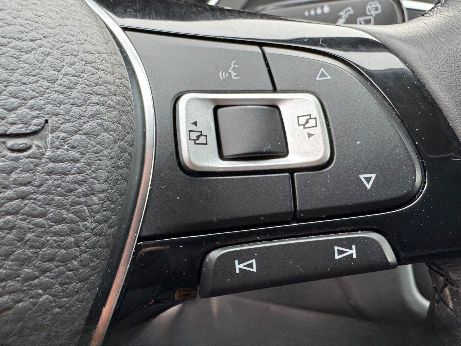 Volkswagen Tiguan Join 2.0 TDI*1.HAND*KLIMA*NAVI*SHZ*AHK*PD foto 18