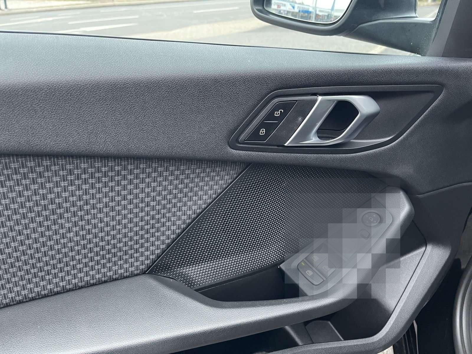 BMW 118 118 i Advantage foto 14