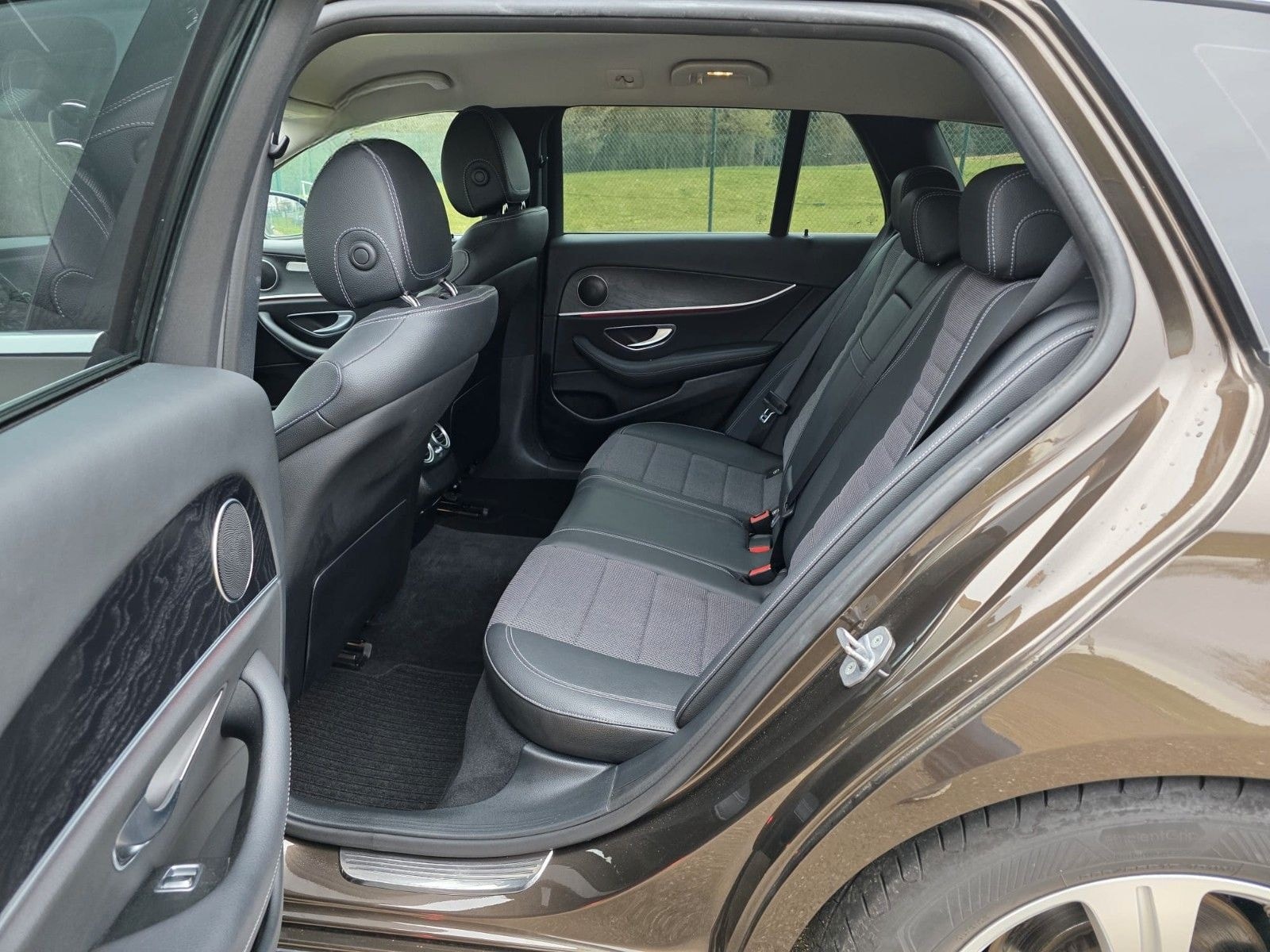 Mercedes-Benz E220 d T-Modell MULTIBEAM LED.AHK.Ambiente.RFK foto 24