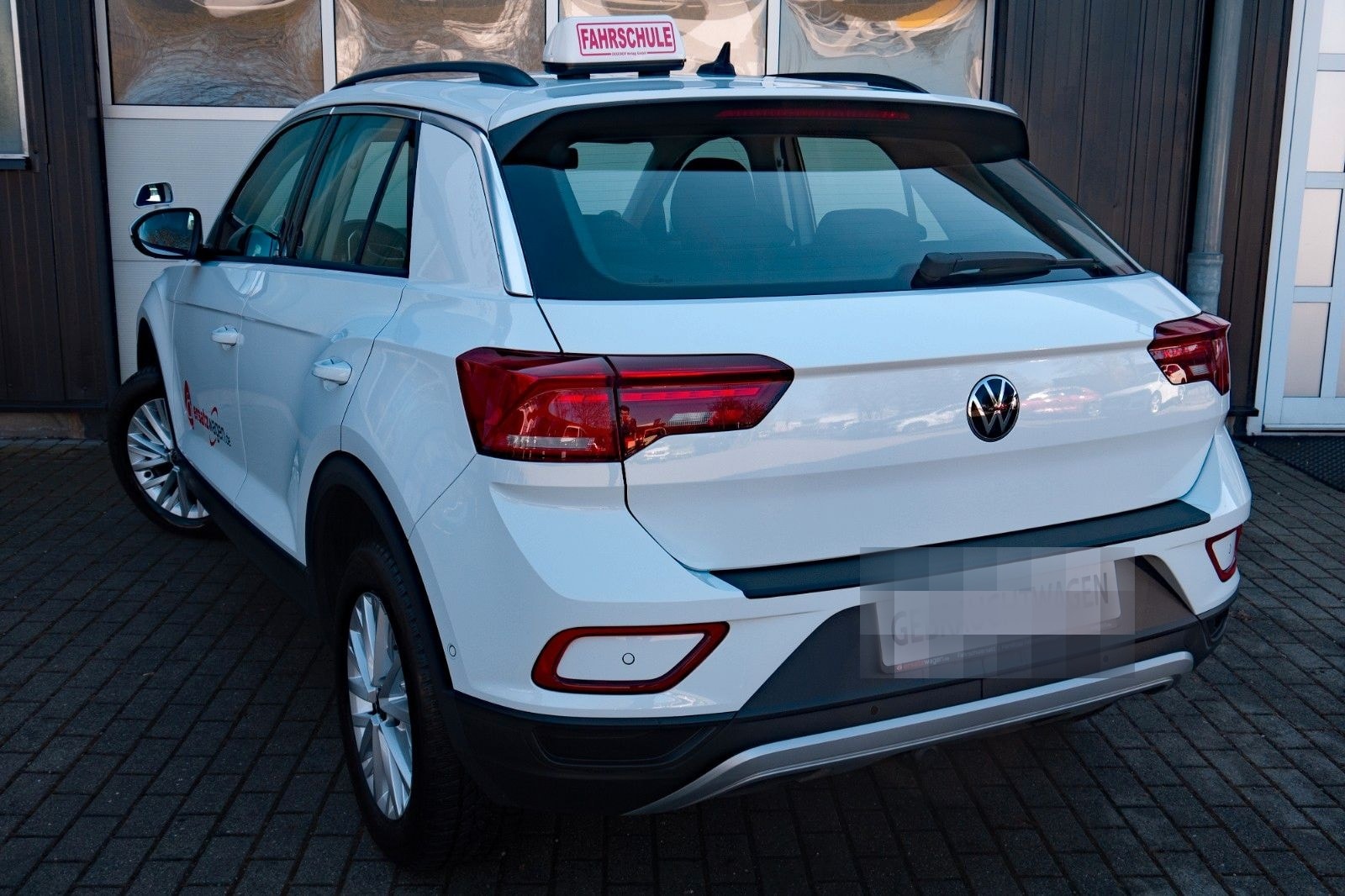 Volkswagen T-Roc Life FAHRSCHULE Schalter AHK RFK LED IQ foto 4